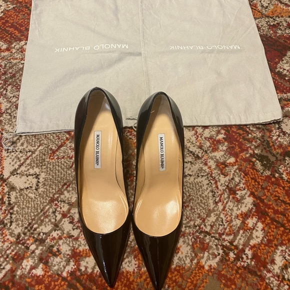 Manolo Blahnik BB Patent Black Pointed Toe Pumps - Picture 5 of 8